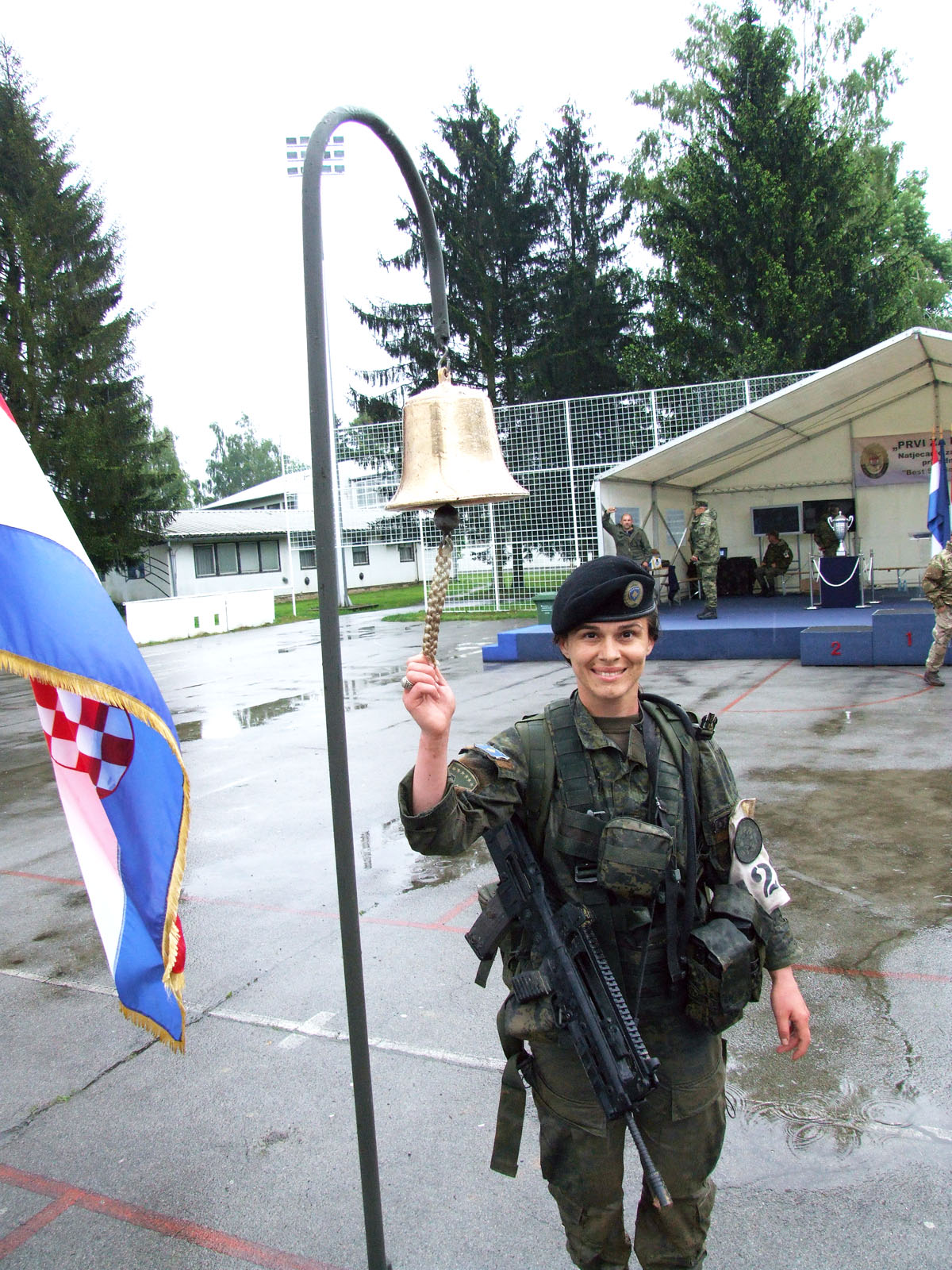 https://www.morh.hr/wp-content/gallery/jedina-pripadnica-os-rh-zavrsila-natjecanje-prvi-za-hrvatsku/mikoc_5.jpg