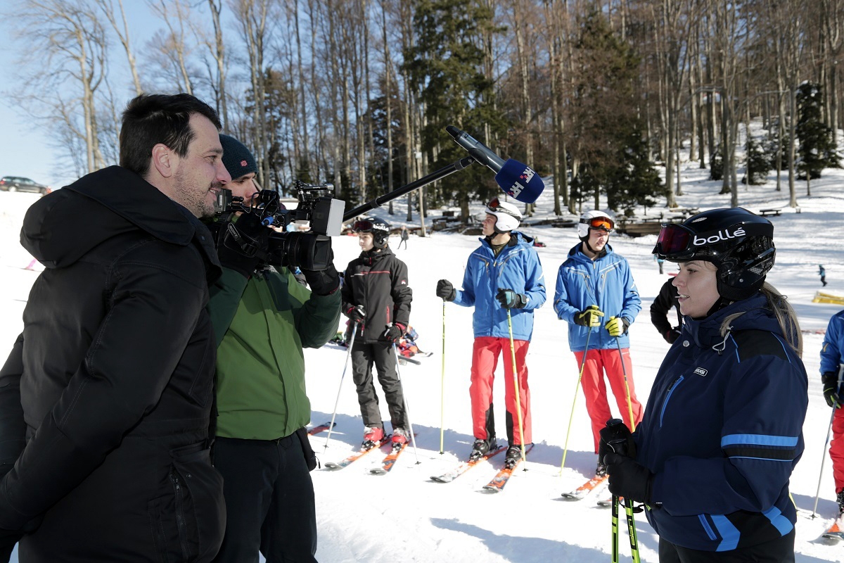 https://www.morh.hr/wp-content/gallery/kadeti-13-narastaja-na-tecaju-skijanja-na-sljemenu/hvu_sljeme_14022019_05.jpg