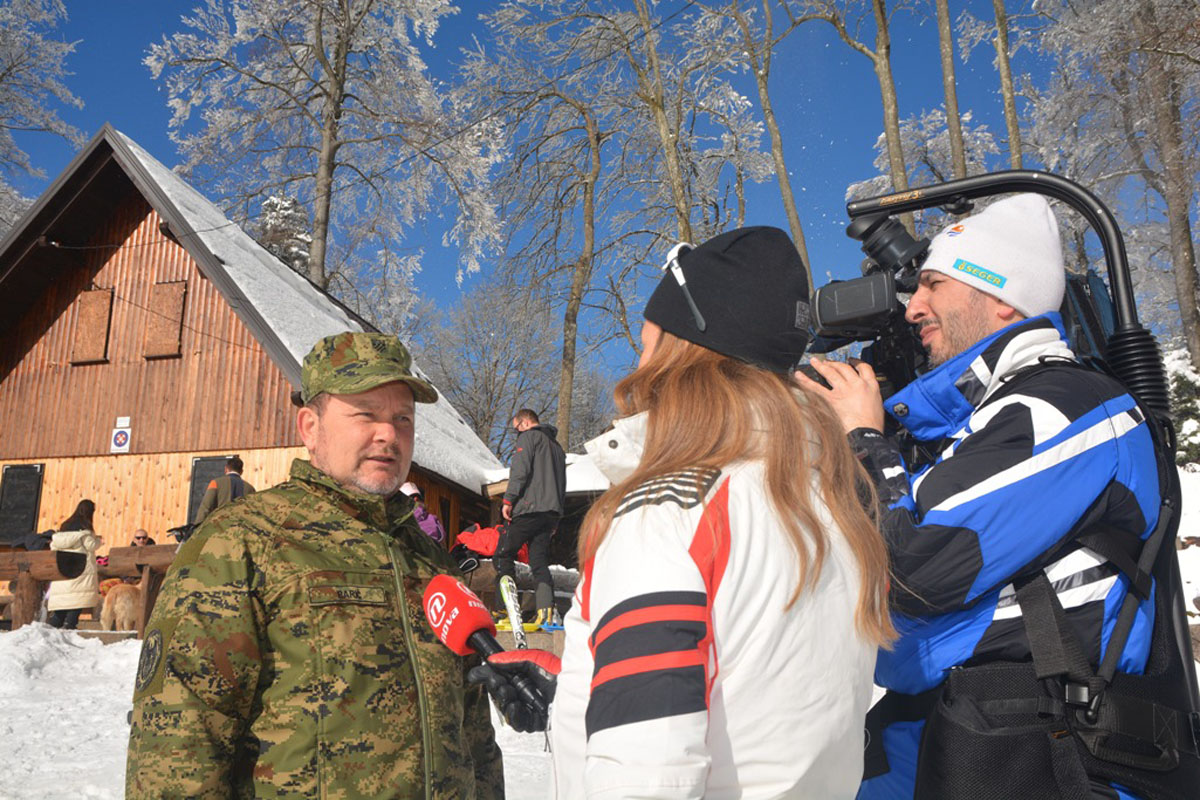 https://www.morh.hr/wp-content/gallery/kadeti-os-rh-na-skijaskoj-obuci-na-sljemenu/hvu_sljeme_28012015_11.jpg