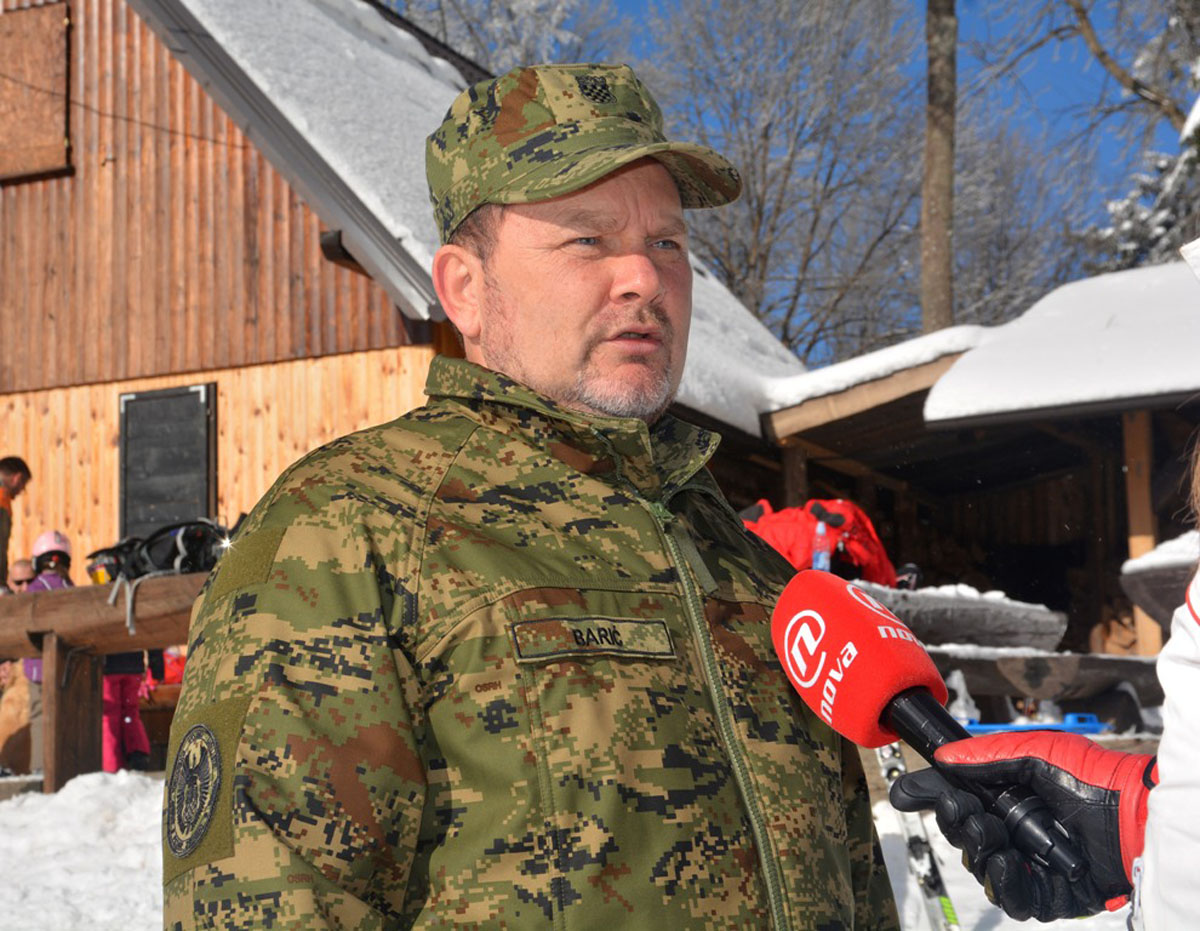 https://www.morh.hr/wp-content/gallery/kadeti-os-rh-na-skijaskoj-obuci-na-sljemenu/hvu_sljeme_28012015_12.jpg