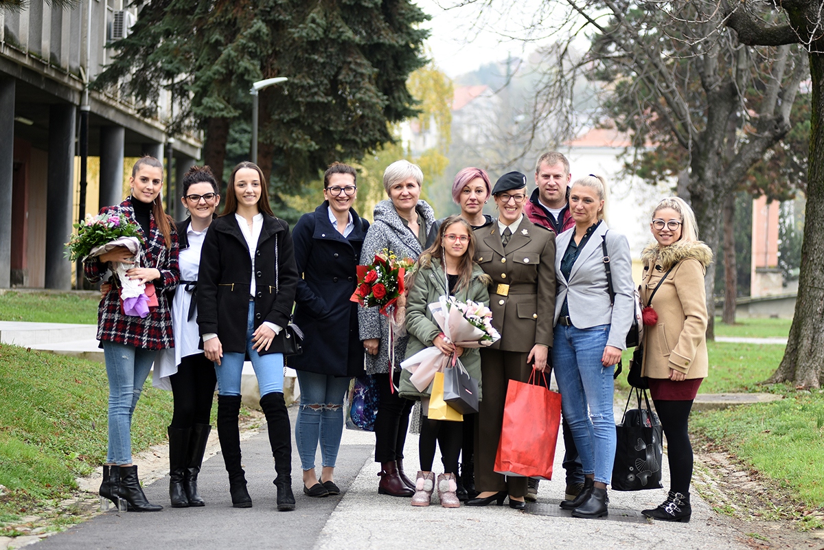 https://www.morh.hr/wp-content/gallery/kadetima-hrvatskog-vojnog-ucilista-dodijeljeni-prvi-casnicki-cinovi-i-bodezi/dodjela_cinova_kadeti_08112019_40.jpg