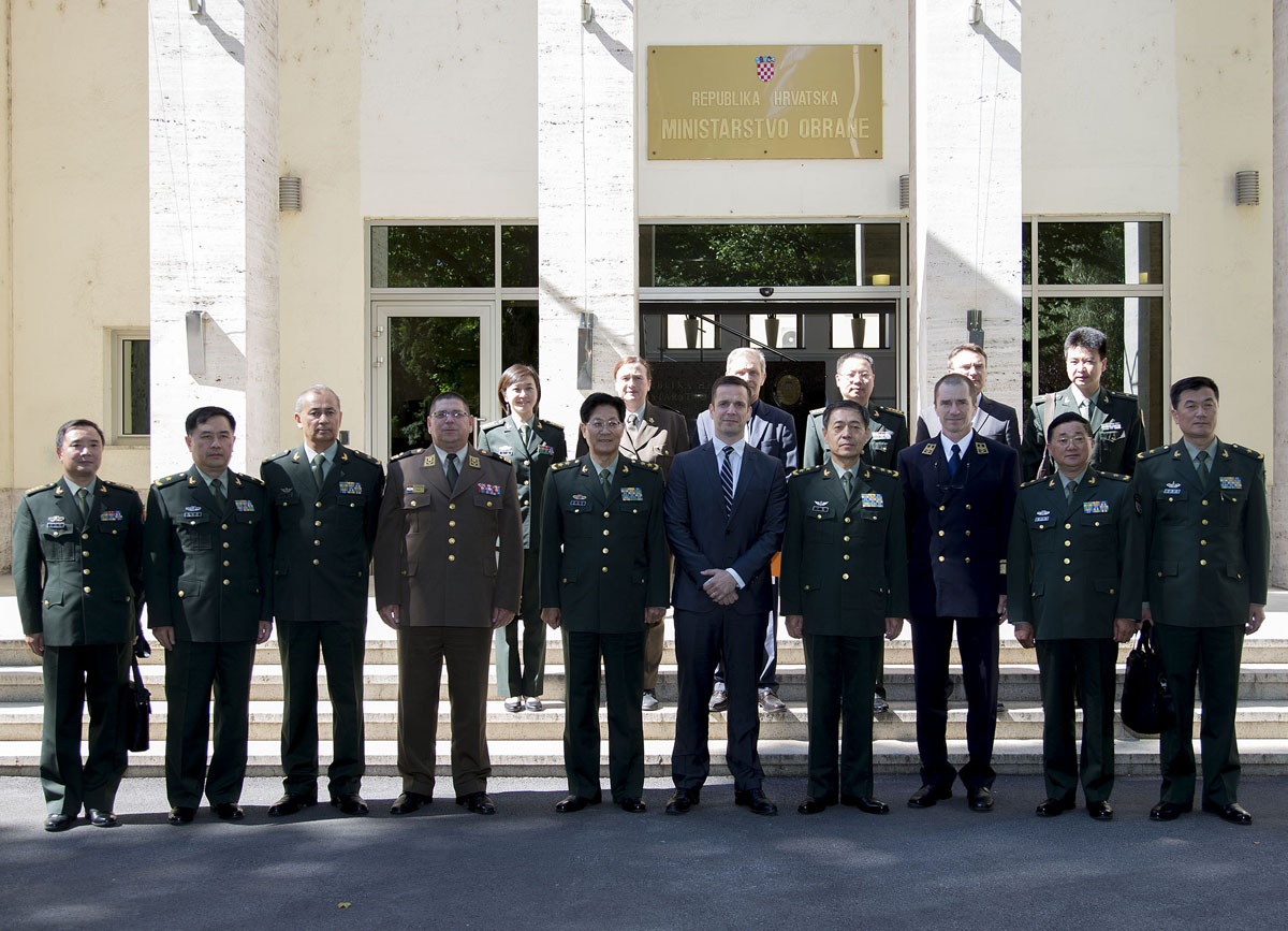 https://www.morh.hr/wp-content/gallery/kinesko-vojno-izaslanstvo-u-posjetu-republici-hrvatskoj/kinezi_30062016_11.jpg