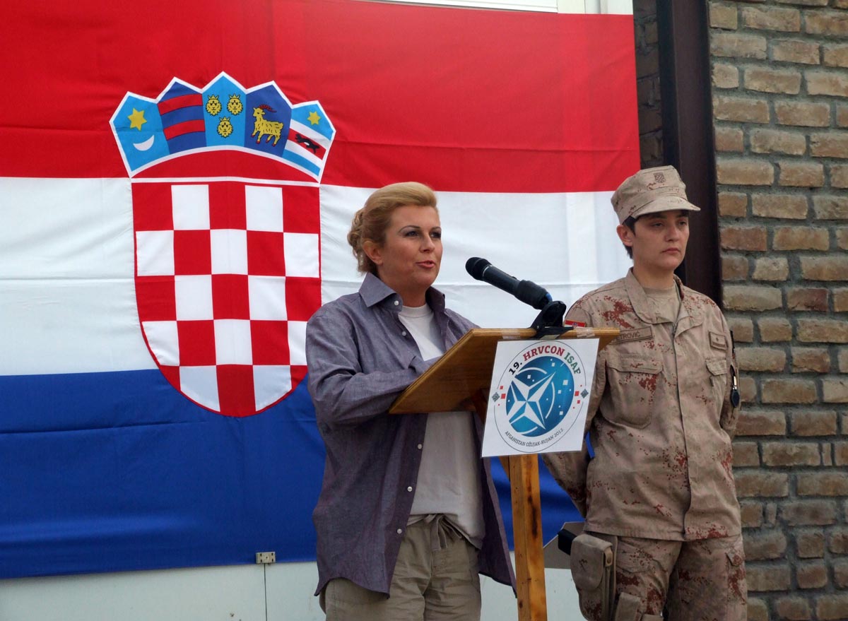 https://www.morh.hr/wp-content/gallery/kolinda-grabar-kitarovi-na-dan-dravnosti-posjetila-19-hrvcon/kabul_25062012_3.jpg