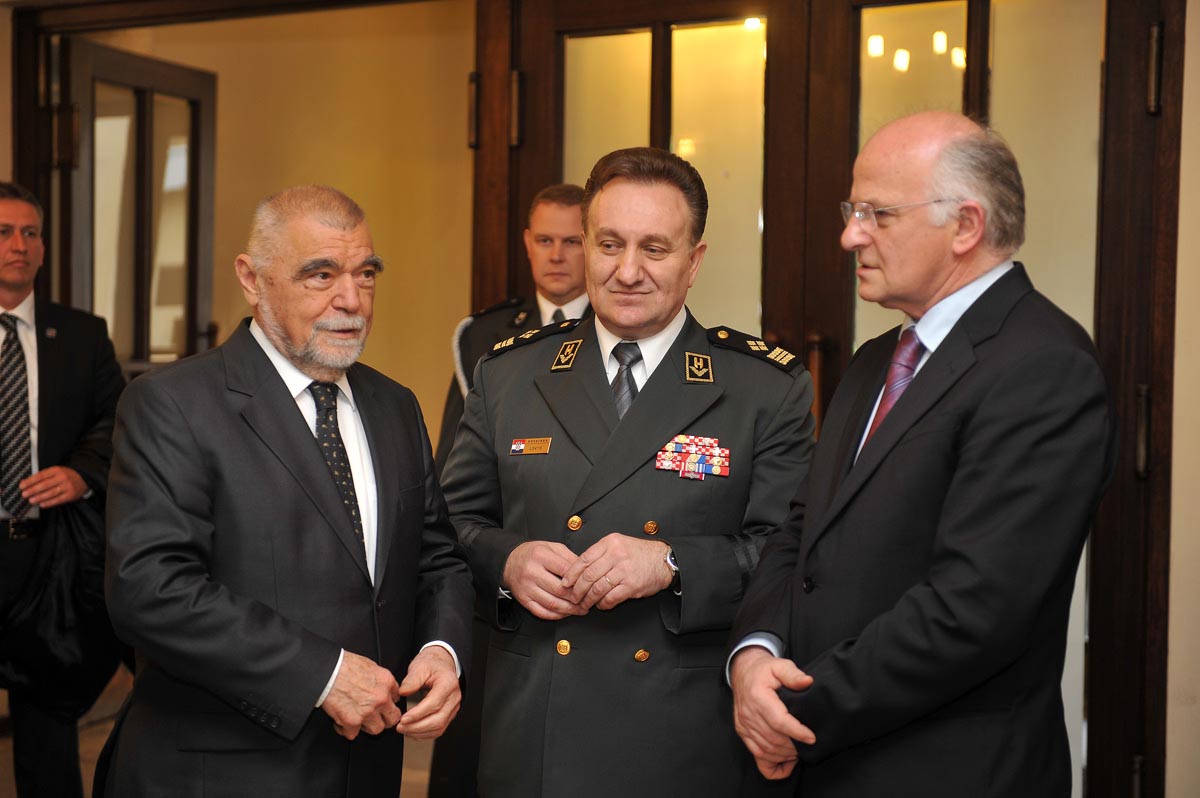 https://www.morh.hr/wp-content/gallery/komemoracija-povodom-smrti-generala-spegelja/komemoracija_13052014_10.jpg
