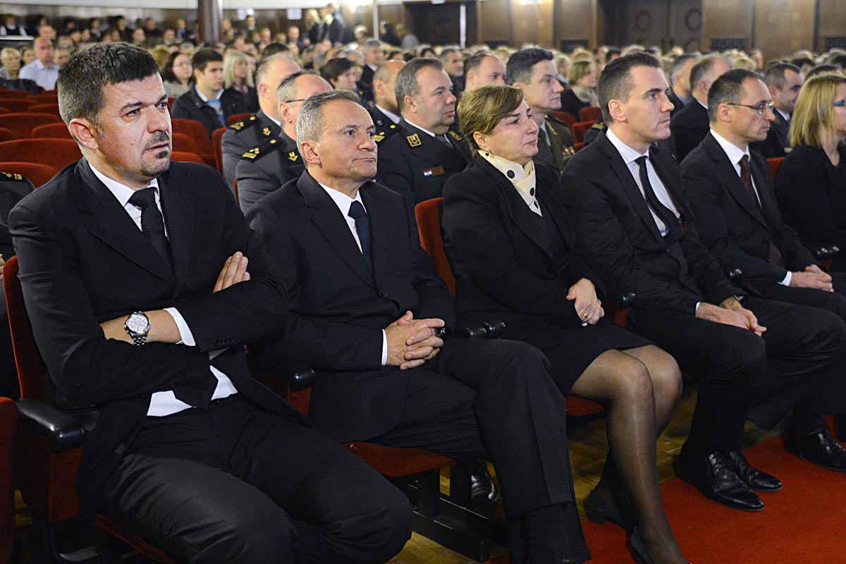 https://www.morh.hr/wp-content/gallery/komemoracija-povodom-smrti-vesne-orlandini/komemoracija_1112014_9194.JPG