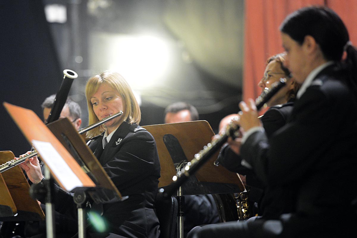 https://www.morh.hr/wp-content/gallery/komemoracija-povodom-smrti-vesne-orlandini/komemoracija_1112014_9198.JPG