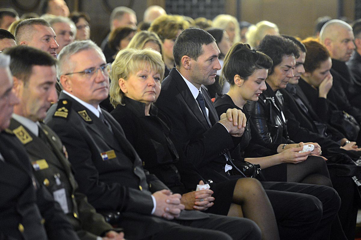 https://www.morh.hr/wp-content/gallery/komemoracija-povodom-smrti-vesne-orlandini/komemoracija_1112014_9213.JPG