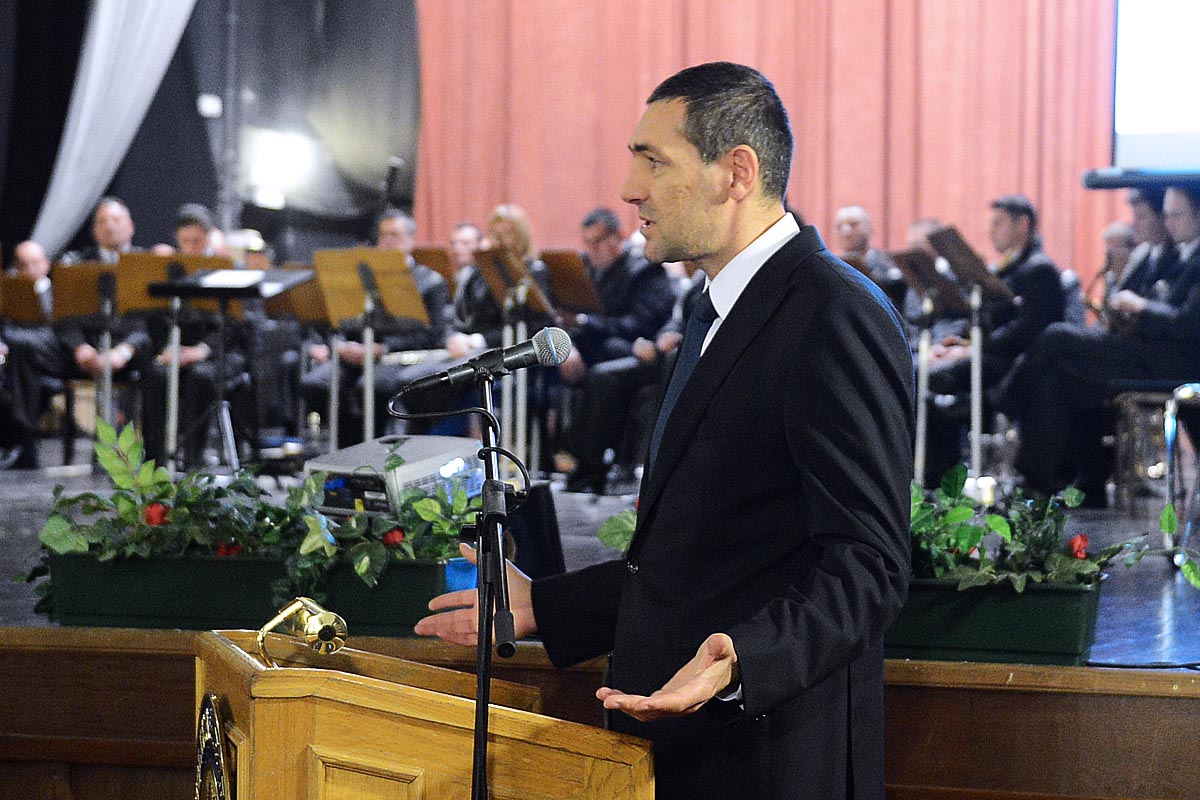 https://www.morh.hr/wp-content/gallery/komemoracija-povodom-smrti-vesne-orlandini/komemoracija_1112014_9235.JPG