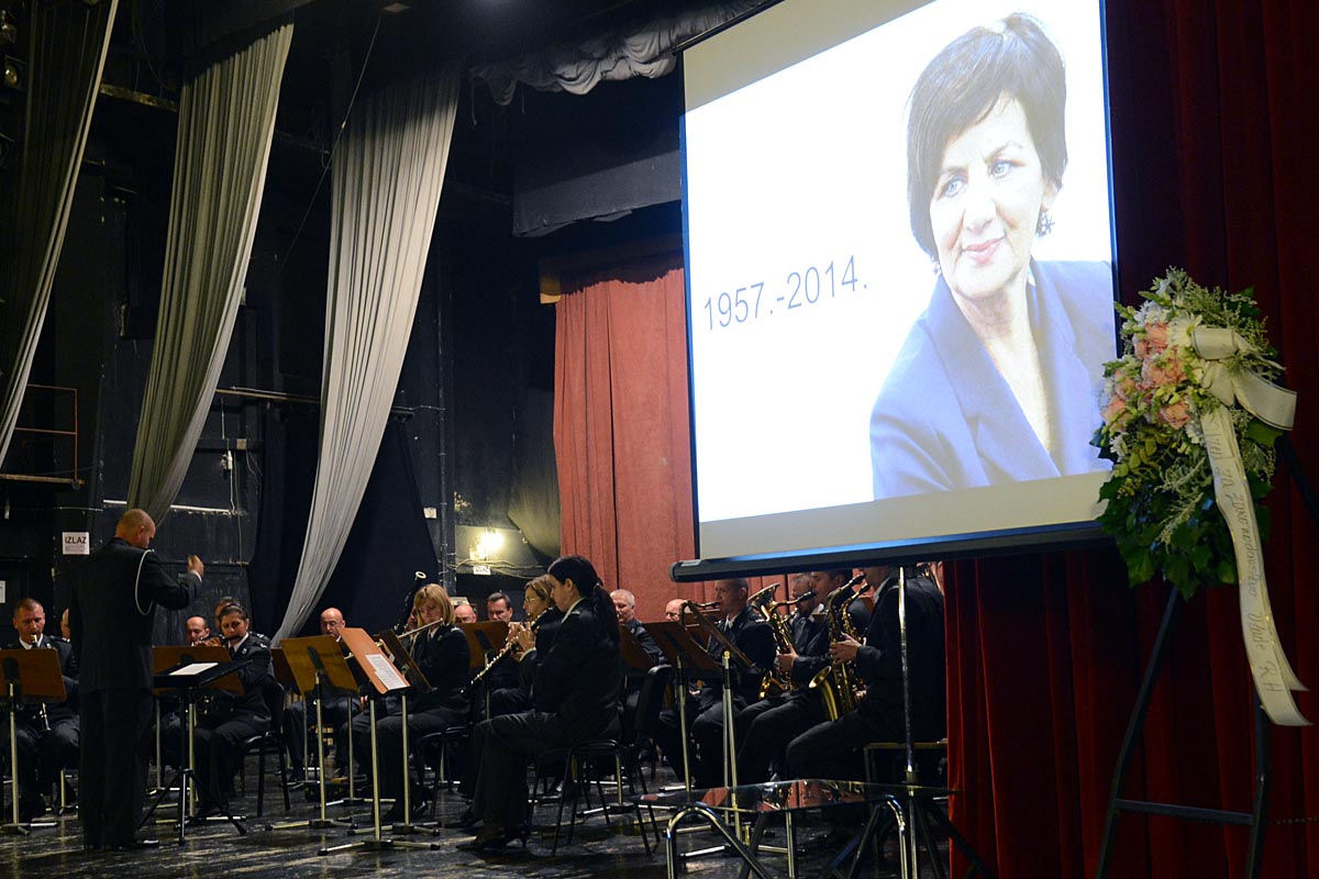 https://www.morh.hr/wp-content/gallery/komemoracija-povodom-smrti-vesne-orlandini/komemoracija_1112014_9244.JPG