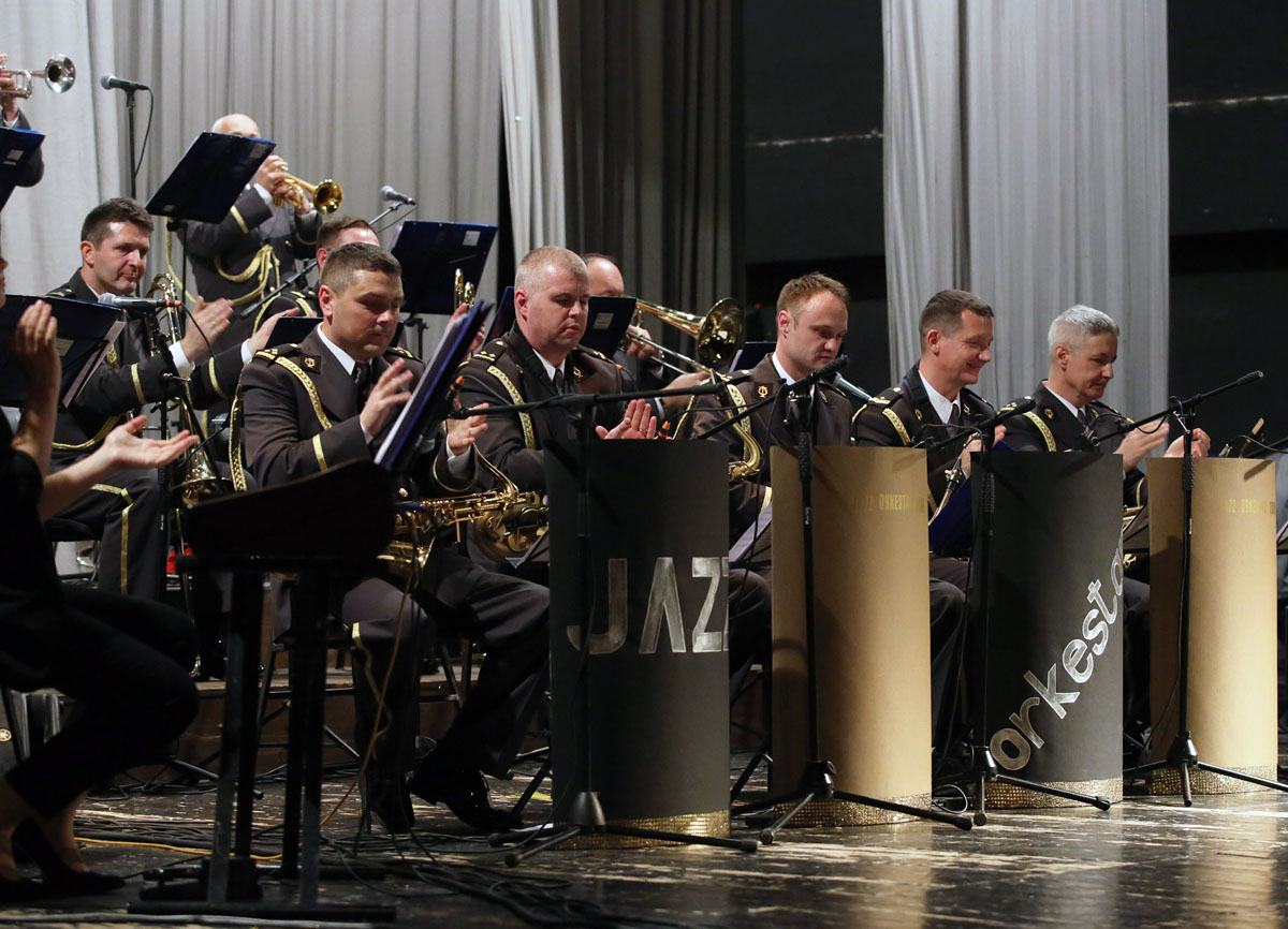 https://www.morh.hr/wp-content/gallery/koncertom-jazz-orkestra-obiljezeno-25-godina-orkestra-os-rh/jaz_08022017_02.jpg
