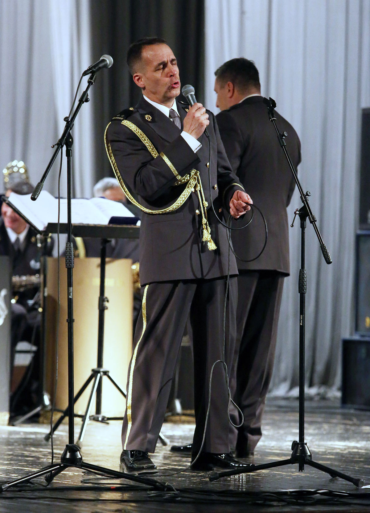 https://www.morh.hr/wp-content/gallery/koncertom-jazz-orkestra-obiljezeno-25-godina-orkestra-os-rh/jaz_08022017_15.jpg