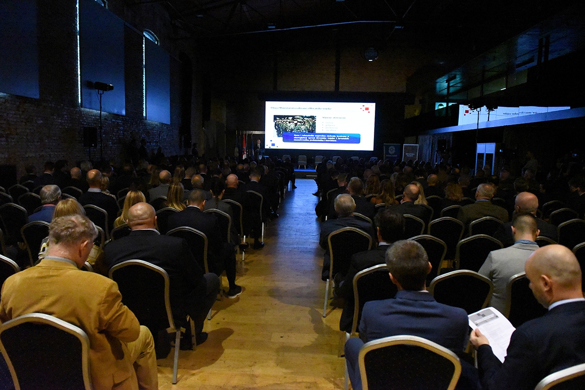 https://www.morh.hr/wp-content/gallery/konferencija-buducnost-hrvatske-obrambene-industrije-i-nove-tehnologije/obrambena_industrija_27112019_8.jpg