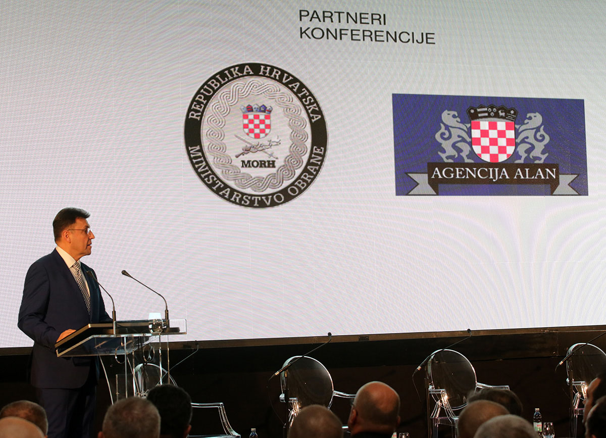 https://www.morh.hr/wp-content/gallery/konferencija-hrvatska-obrambena-industrija-kao-izvozni-brend-2/en5b6714.jpg