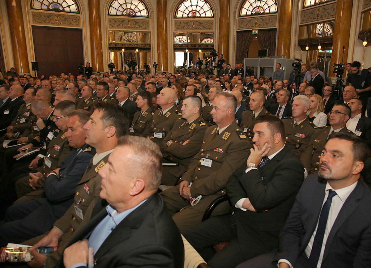 https://www.morh.hr/wp-content/gallery/konferencija-hrvatska-obrambena-industrija-kao-izvozni-brend-2/en5b6764.jpg