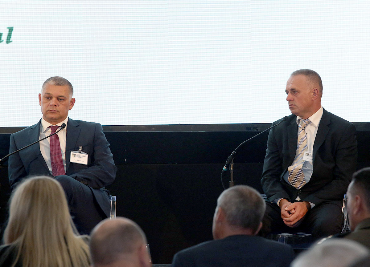 https://www.morh.hr/wp-content/gallery/konferencija-hrvatska-obrambena-industrija-kao-izvozni-brend-2/en5b6838.jpg