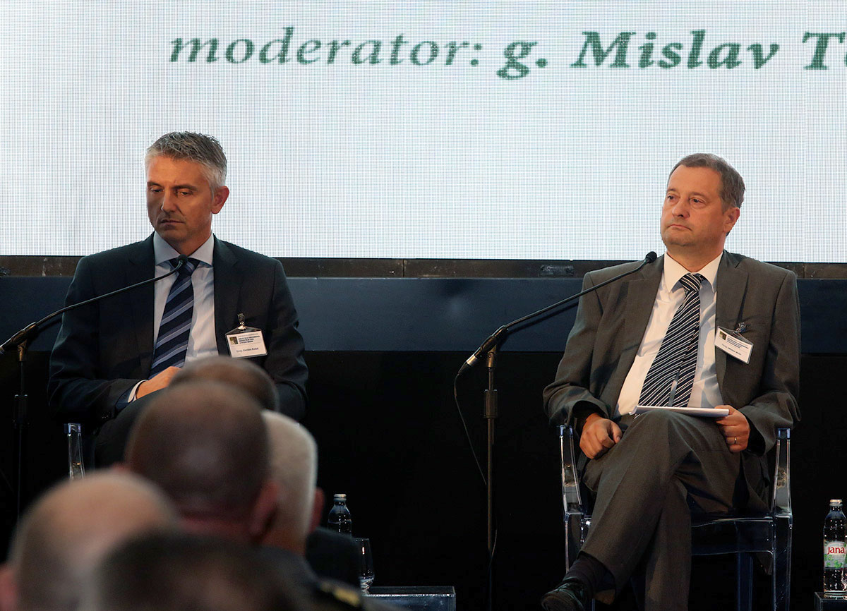 https://www.morh.hr/wp-content/gallery/konferencija-hrvatska-obrambena-industrija-kao-izvozni-brend-2/en5b6841.jpg