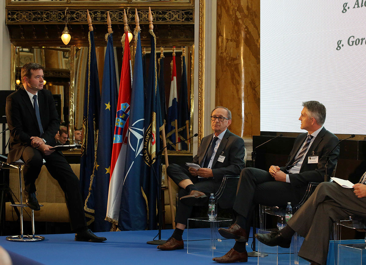 https://www.morh.hr/wp-content/gallery/konferencija-hrvatska-obrambena-industrija-kao-izvozni-brend-2/en5b6847.jpg