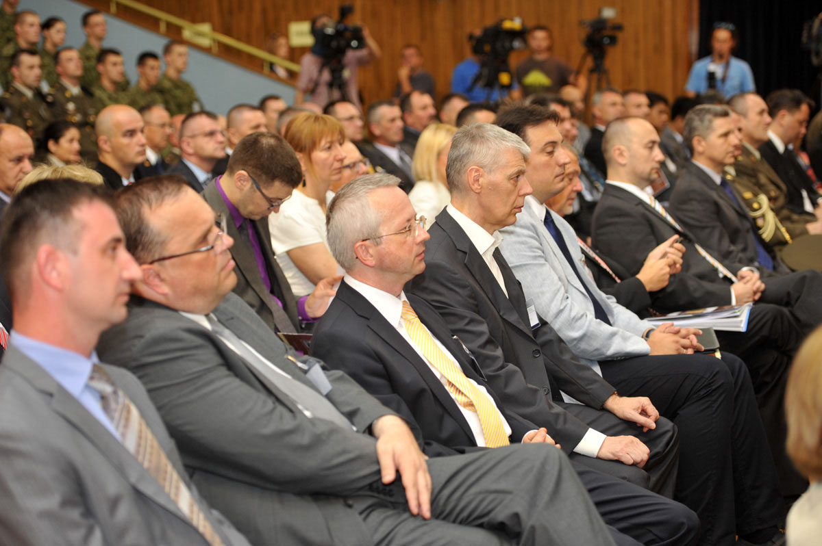 https://www.morh.hr/wp-content/gallery/konferencija-rh-u-suvremenom-sigurnosnom-okruzenju-na-hvu/hvu_15062015_10.jpg