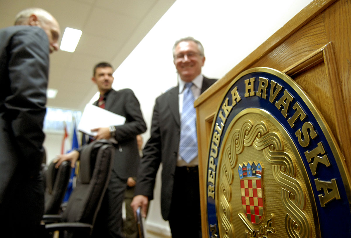 https://www.morh.hr/wp-content/gallery/konferencija-za-medije-ministra-obrane-branka-vukelia-17-11-2010/press_11_17112010.jpg