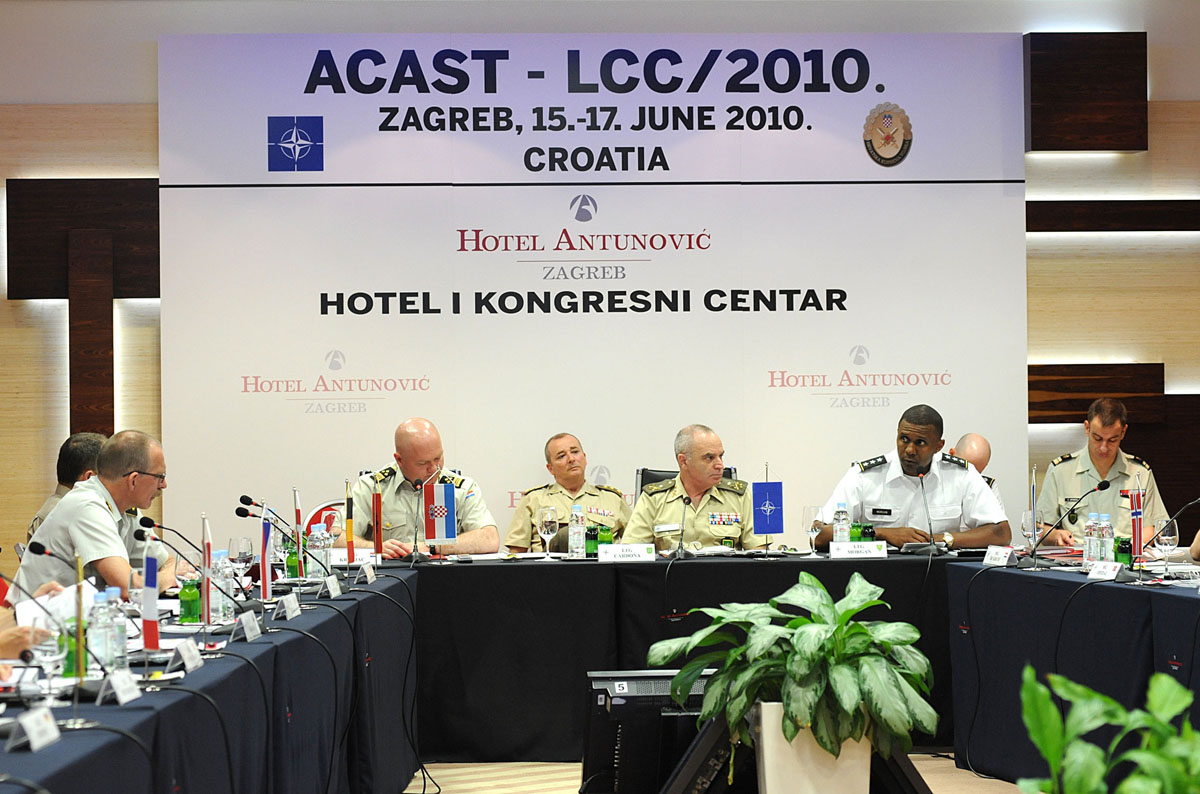 https://www.morh.hr/wp-content/gallery/konferencija-zapovjednika-kopnenih-vojski-nato-a/nato_7979_16062010.jpg