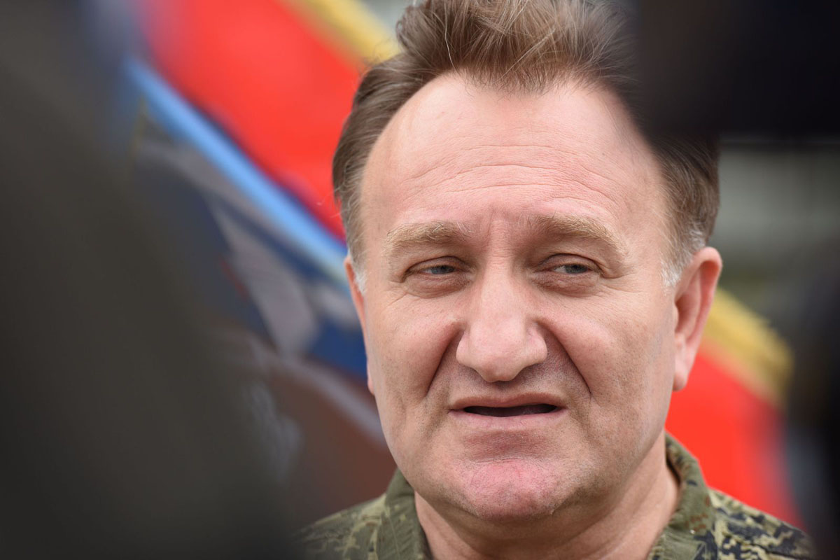 https://www.morh.hr/wp-content/gallery/kotromanovic-i-lovric-posjetili-zracne-snage-u-zemuniku/zemunik_24072015_15.jpg