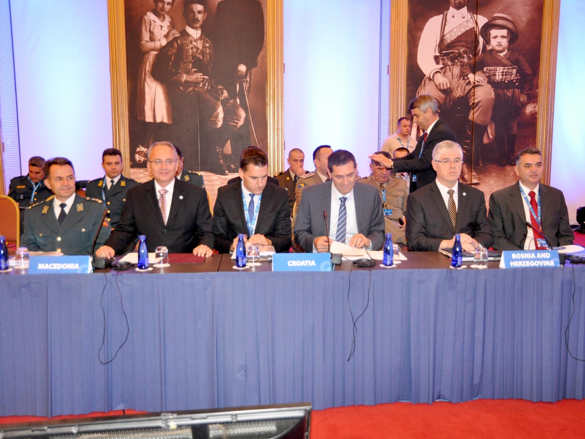 https://www.morh.hr/wp-content/gallery/kotromanovic-na-sastanku-ministara-obrane-clanica-a-5-povelje/konferencija_15102014_2_.jpg