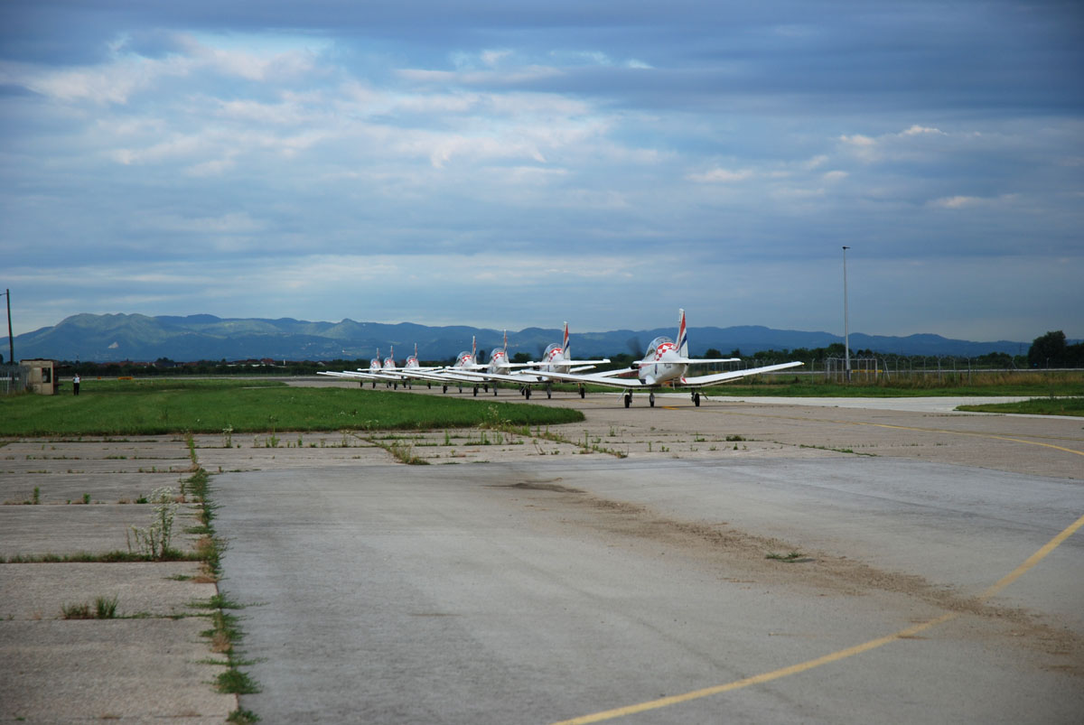 https://www.morh.hr/wp-content/gallery/krila-oluje-odletjela-na-medunarodni-vojni-aeromiting-u-ujedinjeno-kraljevstvo/krila_07072016_07.jpg