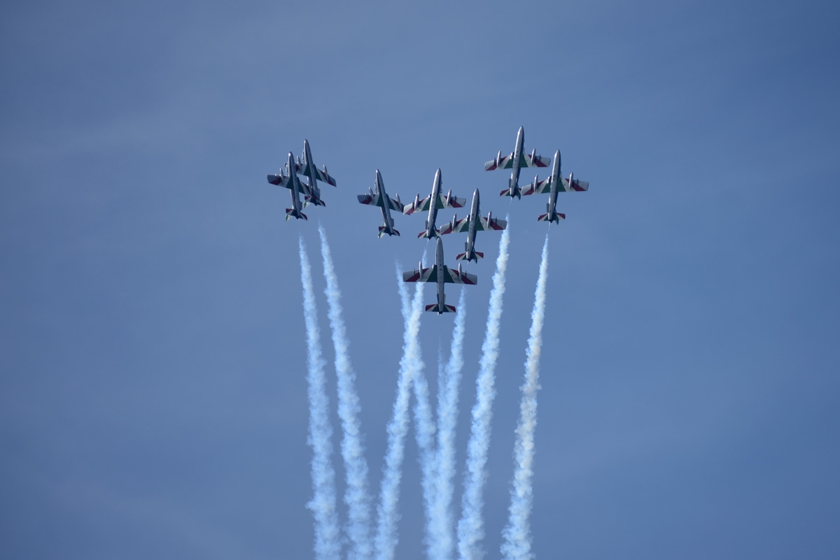https://www.morh.hr/wp-content/gallery/krila-oluje-predstavila-letacki-program-za-2019/krila_oluje_frecce_tricolori_040419_12.jpg