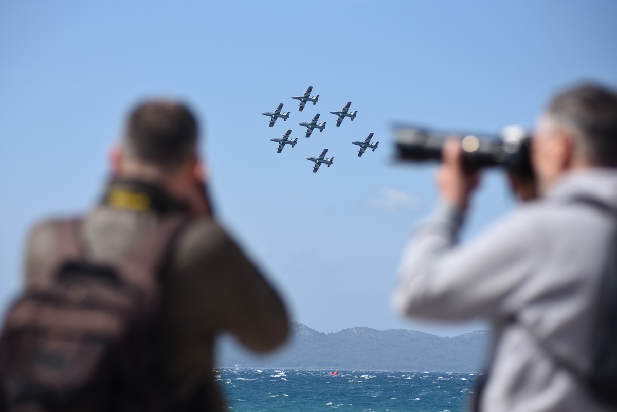 https://www.morh.hr/wp-content/gallery/krila-oluje-predstavila-letacki-program-za-2019/krila_oluje_frecce_tricolori_040419_17.jpg