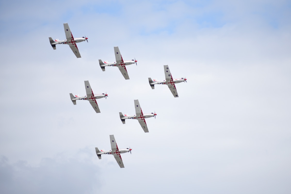 https://www.morh.hr/wp-content/gallery/krila-oluje-predstavila-letacki-program-za-2019/krila_oluje_frecce_tricolori_040419_27.jpg
