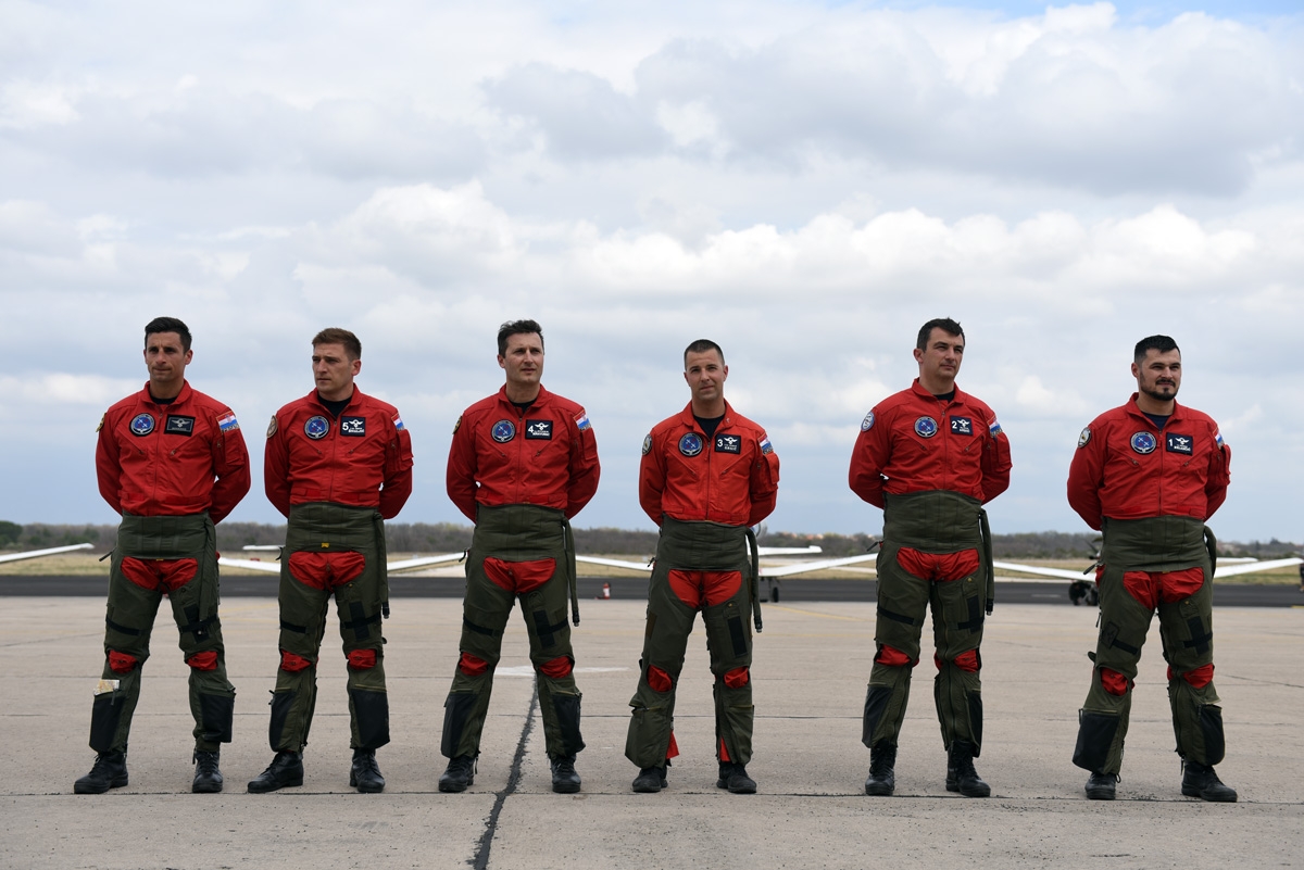 https://www.morh.hr/wp-content/gallery/krila-oluje-predstavila-letacki-program-za-2019/krila_oluje_frecce_tricolori_040419_38.jpg