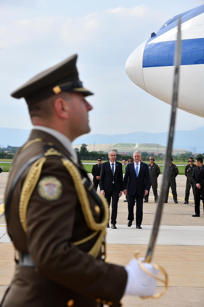 https://www.morh.hr/wp-content/gallery/krsticevic-i-mattis-s-nato-ova-summita-zajedno-stigli-u-zagreb/krsticevic_mattis_zagreb_12072018_12.jpg
