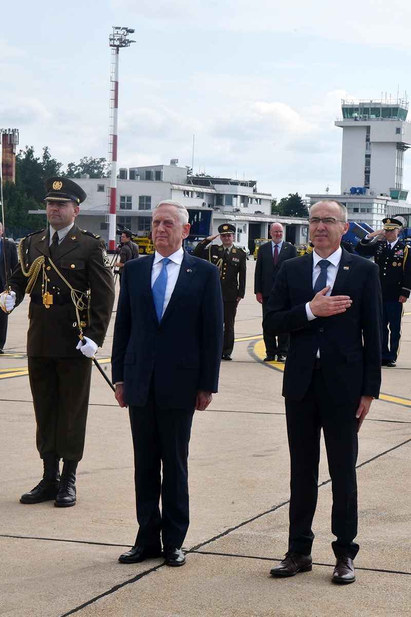 https://www.morh.hr/wp-content/gallery/krsticevic-i-mattis-s-nato-ova-summita-zajedno-stigli-u-zagreb/krsticevic_mattis_zagreb_12072018_22.jpg