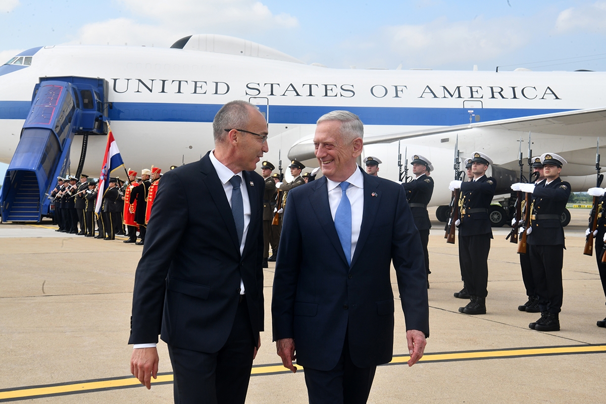 https://www.morh.hr/wp-content/gallery/krsticevic-i-mattis-s-nato-ova-summita-zajedno-stigli-u-zagreb/krsticevic_mattis_zagreb_12072018_23.jpg