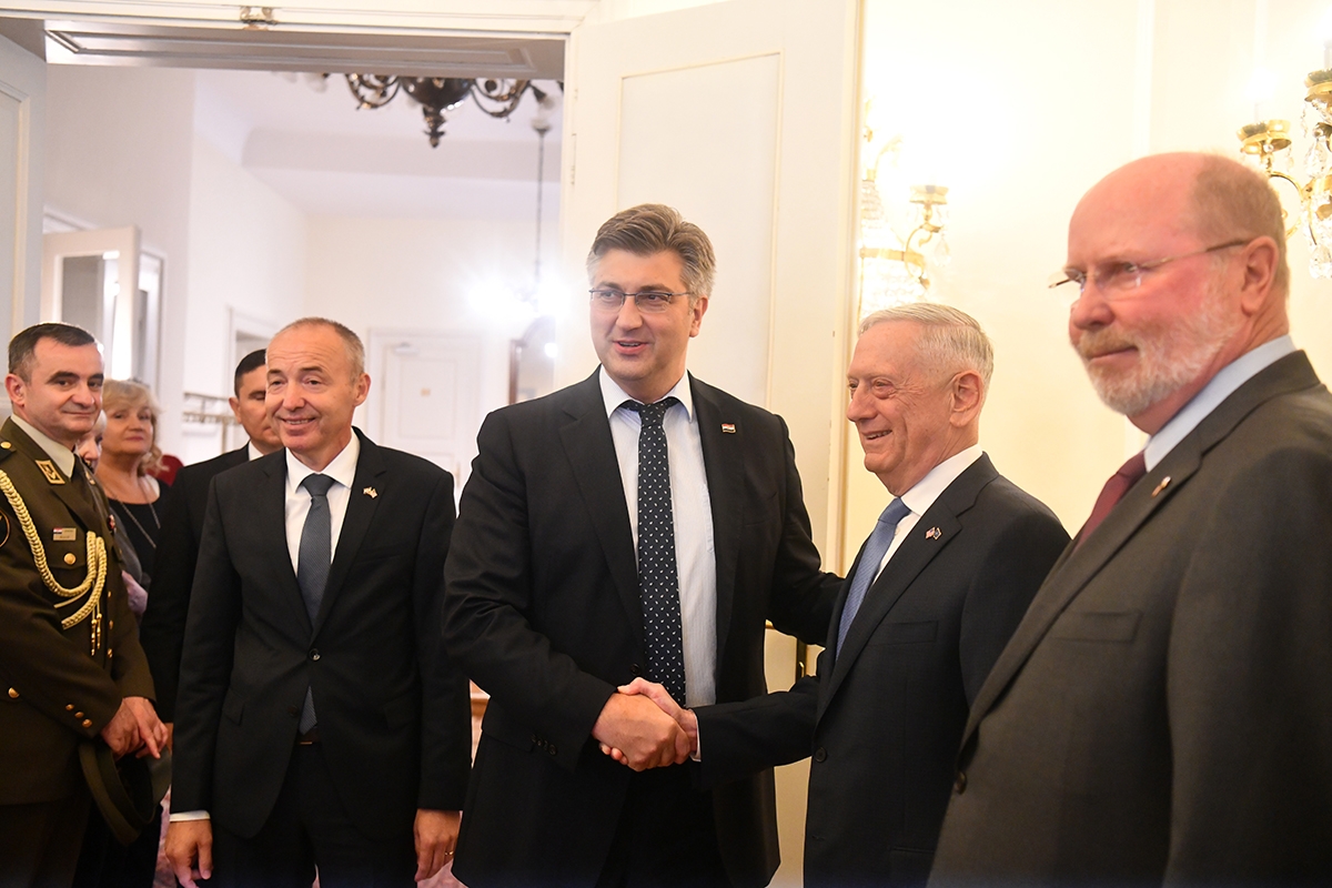 https://www.morh.hr/wp-content/gallery/krsticevic-i-mattis-s-nato-ova-summita-zajedno-stigli-u-zagreb/krsticevic_mattis_zagreb_12072018_26.jpg