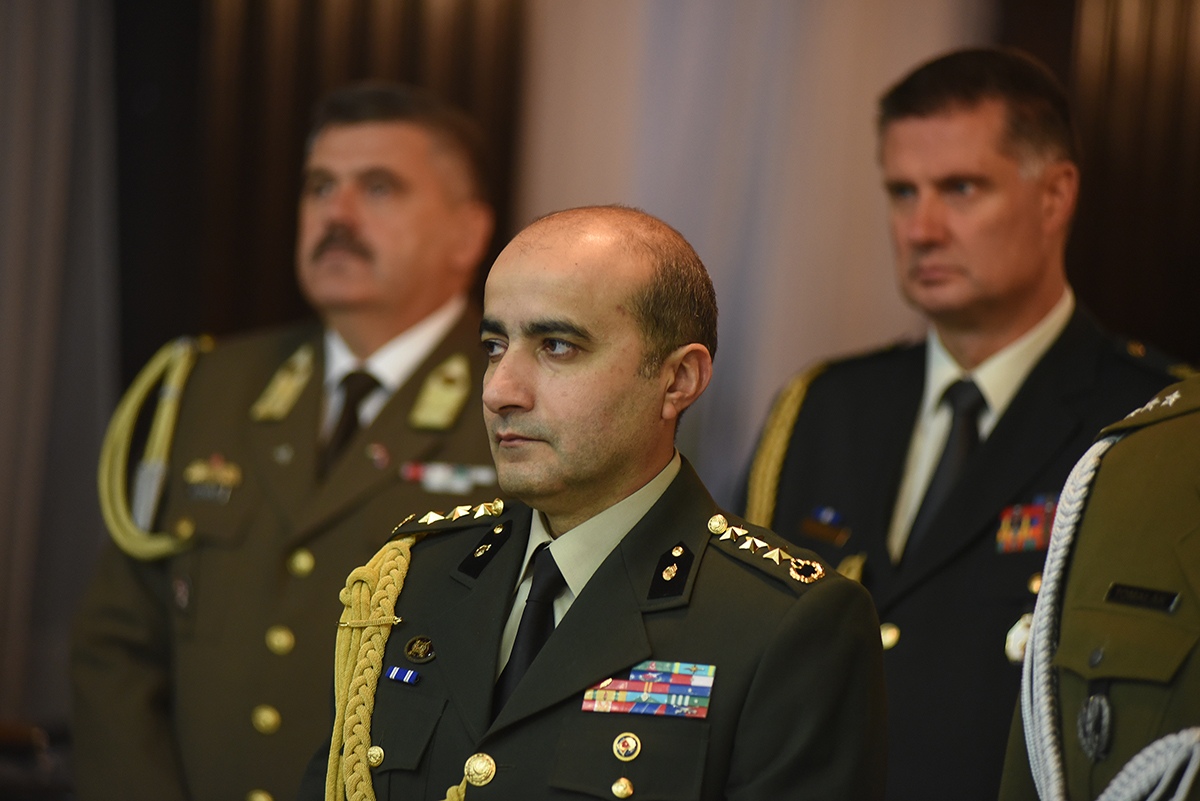https://www.morh.hr/wp-content/gallery/krsticevic-i-sundov-sa-predstavnika-vojno-diplomatskog-zbora/vojno_diplomatski_zbor_20191209_14.jpg