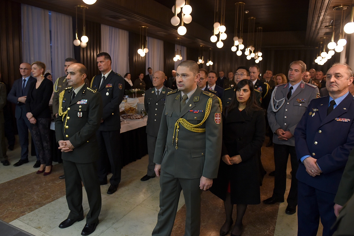 https://www.morh.hr/wp-content/gallery/krsticevic-i-sundov-sa-predstavnika-vojno-diplomatskog-zbora/vojno_diplomatski_zbor_20191209_18.jpg