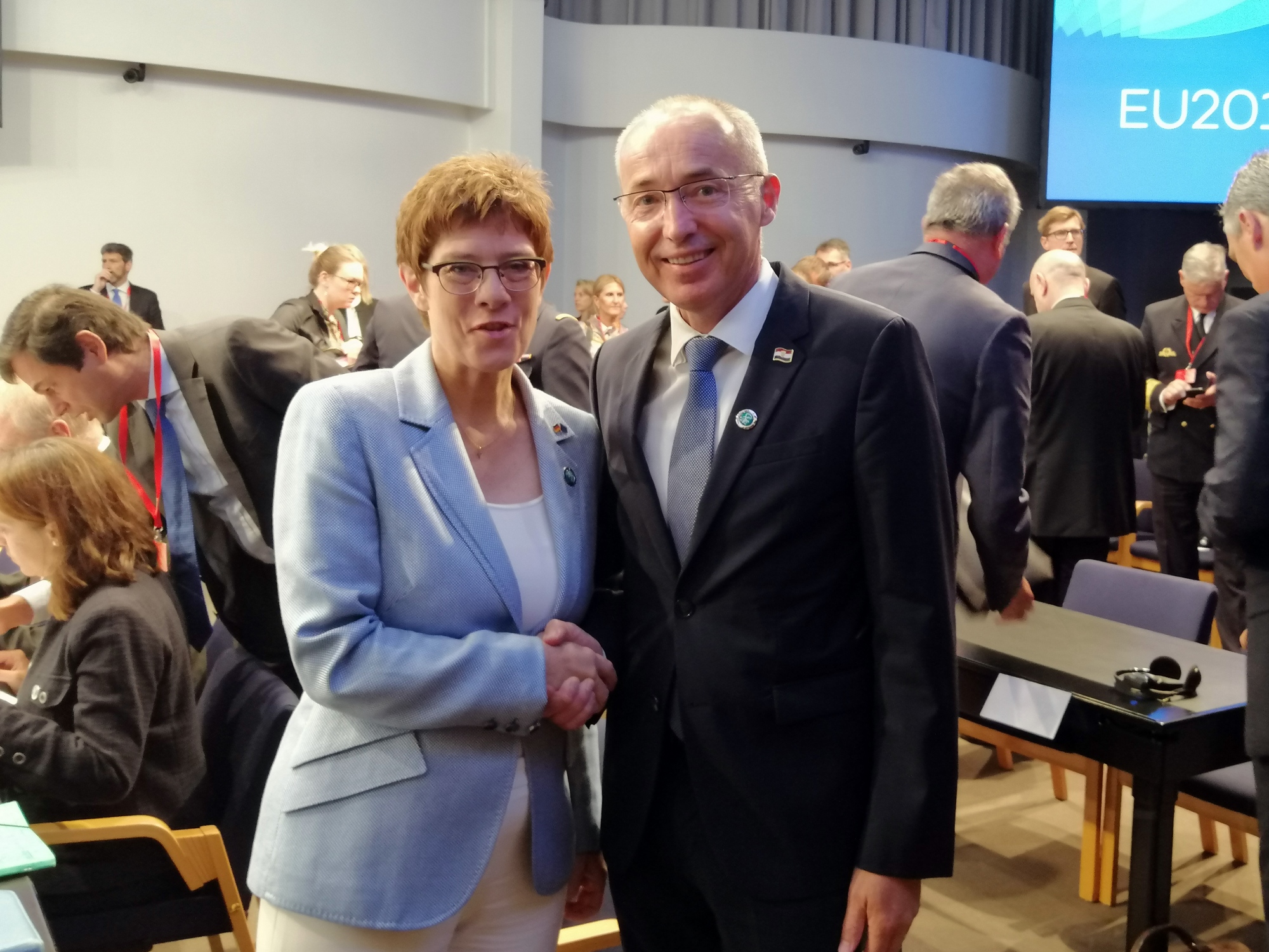 https://www.morh.hr/wp-content/gallery/krsticevic-na-bilateralnim-sastancima-s-ministrima-obrane-u-helsinkiju/sastanak_mod_29082019_02.jpg