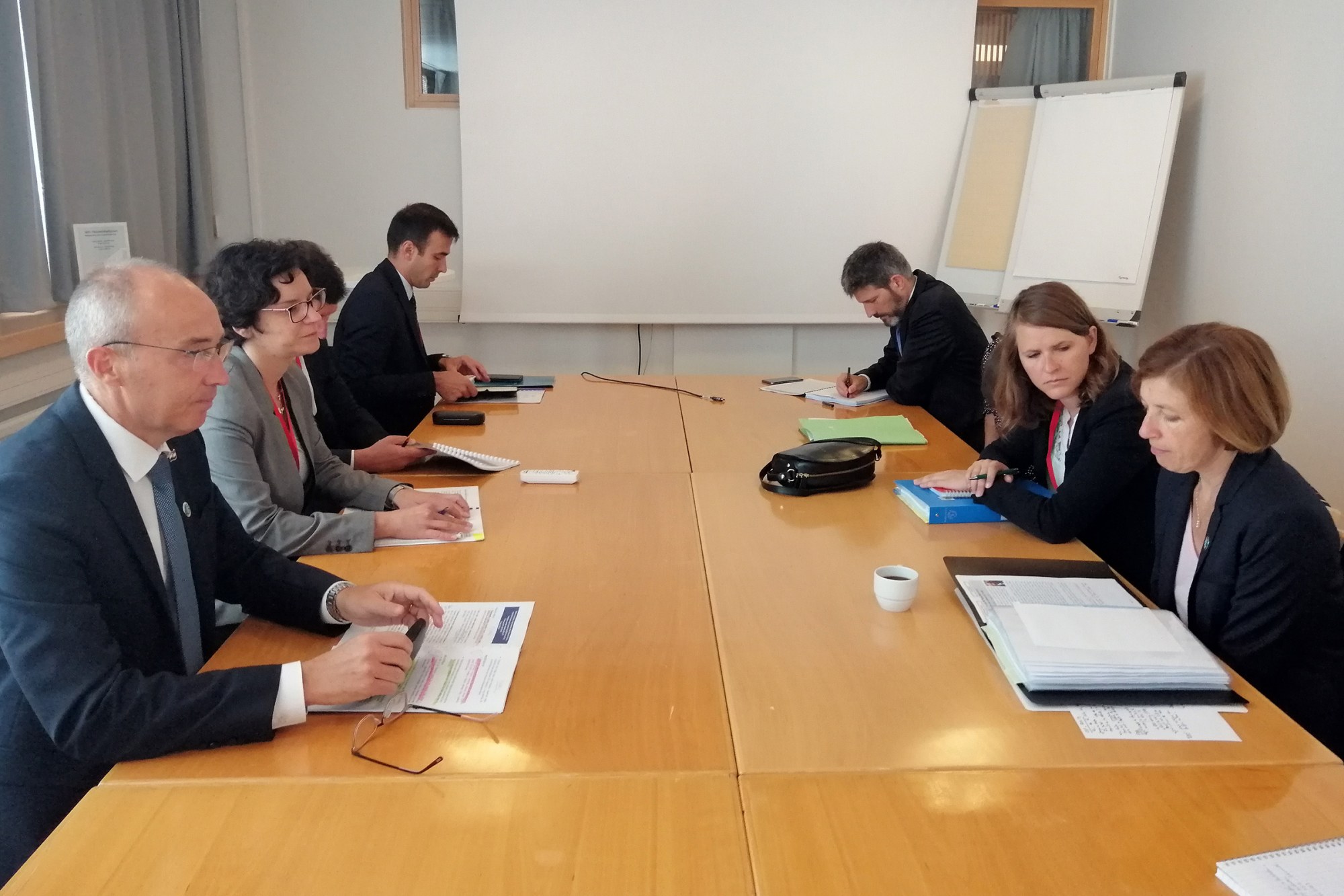 https://www.morh.hr/wp-content/gallery/krsticevic-na-bilateralnim-sastancima-s-ministrima-obrane-u-helsinkiju/sastanak_mod_29082019_04.jpg