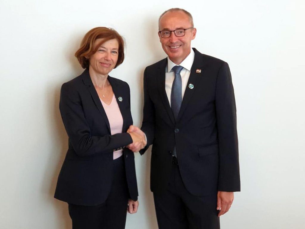https://www.morh.hr/wp-content/gallery/krsticevic-na-bilateralnim-sastancima-s-ministrima-obrane-u-helsinkiju/sastanak_mod_29082019_05.jpg