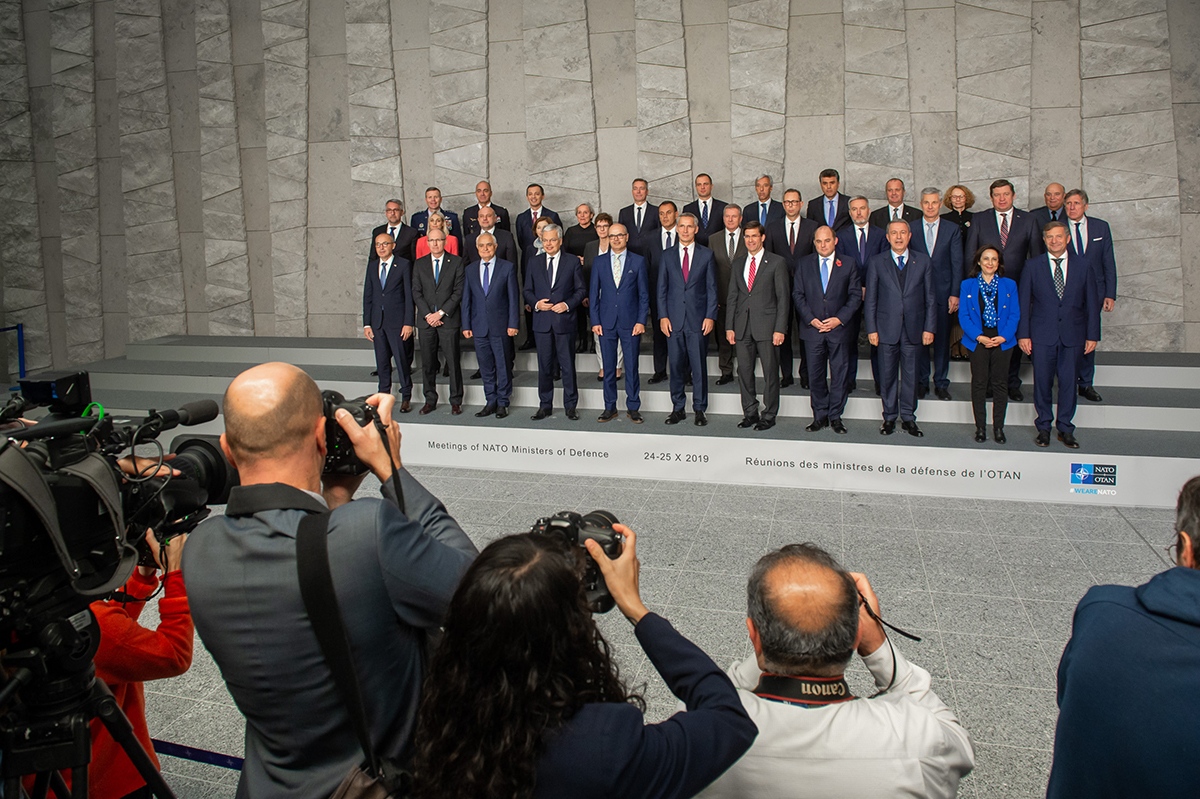 https://www.morh.hr/wp-content/gallery/krsticevic-na-sastanku-ministara-obrane-nato-a-u-bruxellesu/bruxelles_191024g-005.jpg