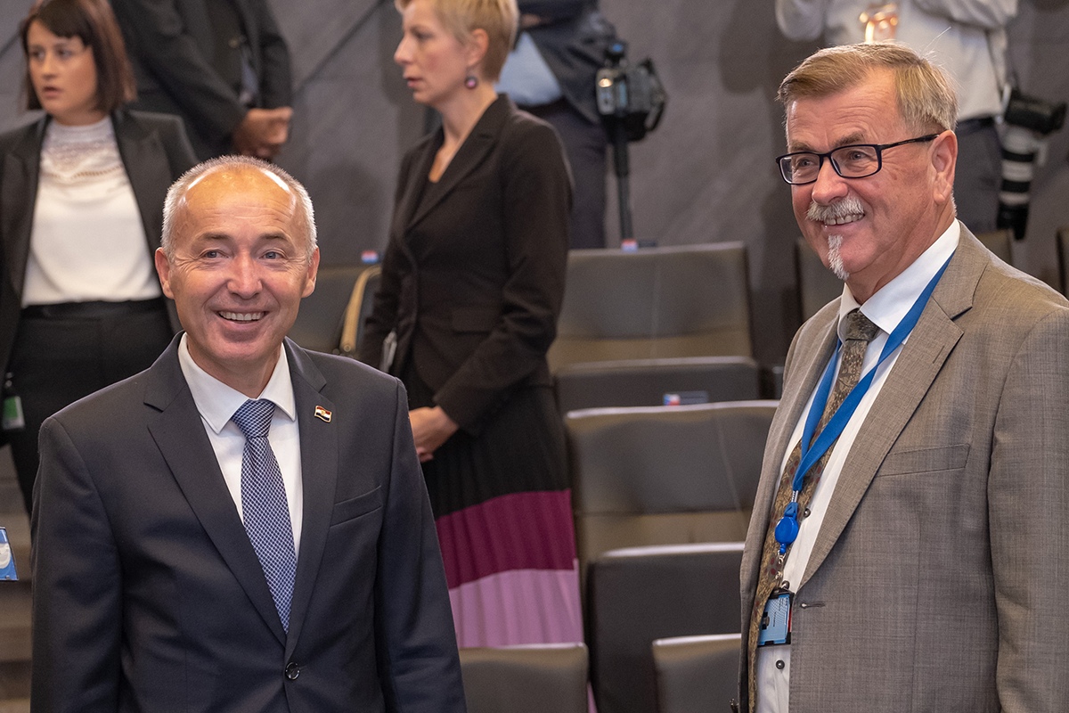 https://www.morh.hr/wp-content/gallery/krsticevic-na-sastanku-ministara-obrane-nato-a-u-bruxellesu/bruxelles_nato_20191025_191025a-011.jpg