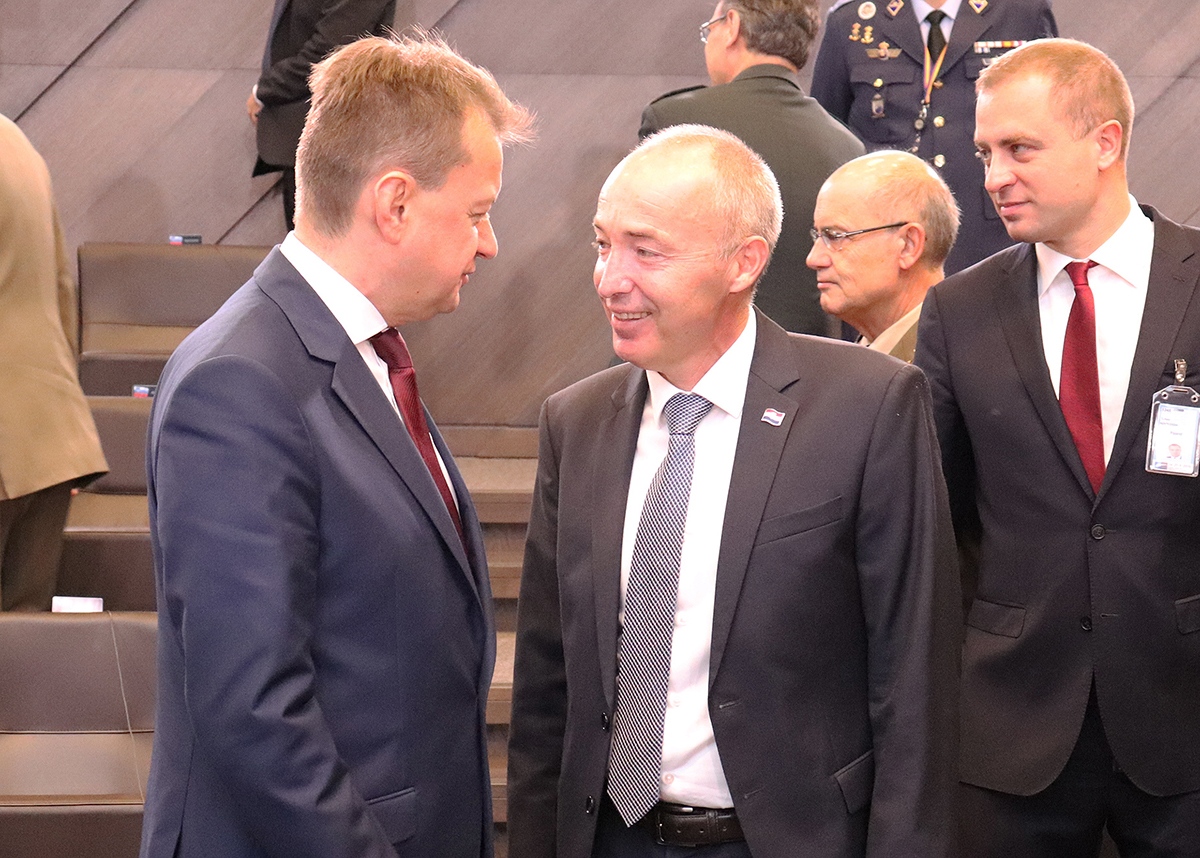 https://www.morh.hr/wp-content/gallery/krsticevic-na-sastanku-ministara-obrane-nato-a-u-bruxellesu/bruxelles_pranjic_25102019_1736.jpg