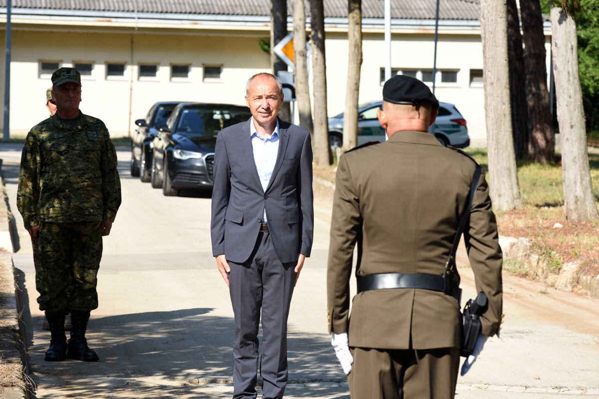 https://www.morh.hr/wp-content/gallery/krsticevic-odrzao-prezentaciju-u-93-zrakoplovnoj-bazi/dsc_9583.jpg