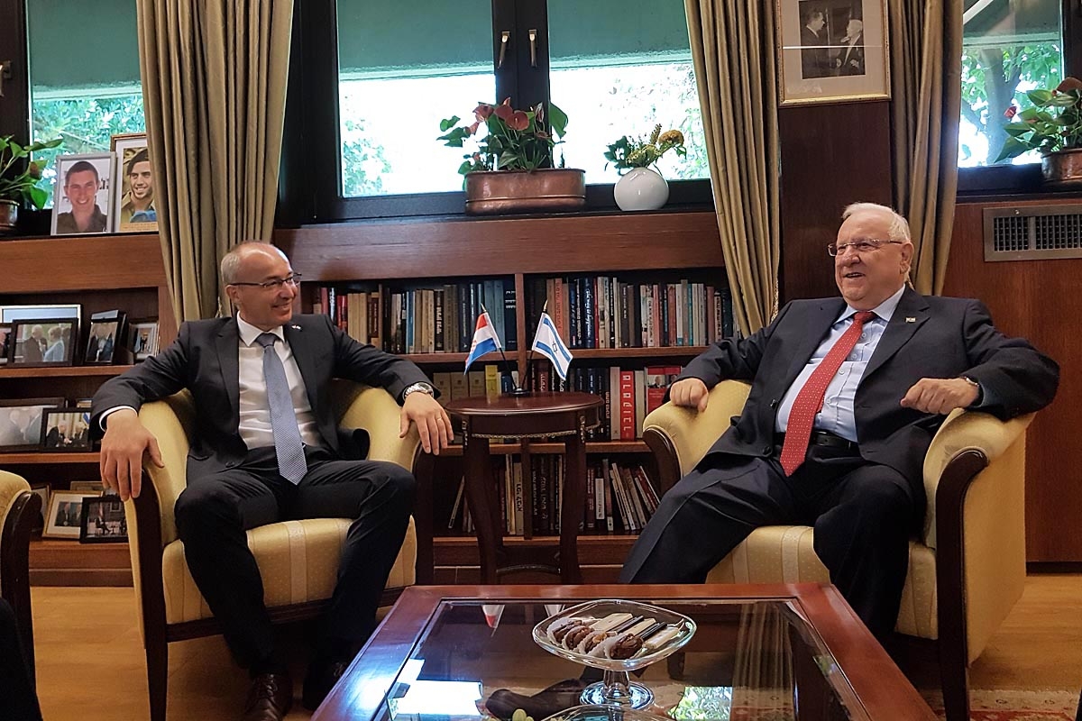 https://www.morh.hr/wp-content/gallery/krsticevic-s-izraelskim-predsjednikom-i-ministrom-obrane/krsticevic_rivlin_lieberman_israel_030718_01.jpg