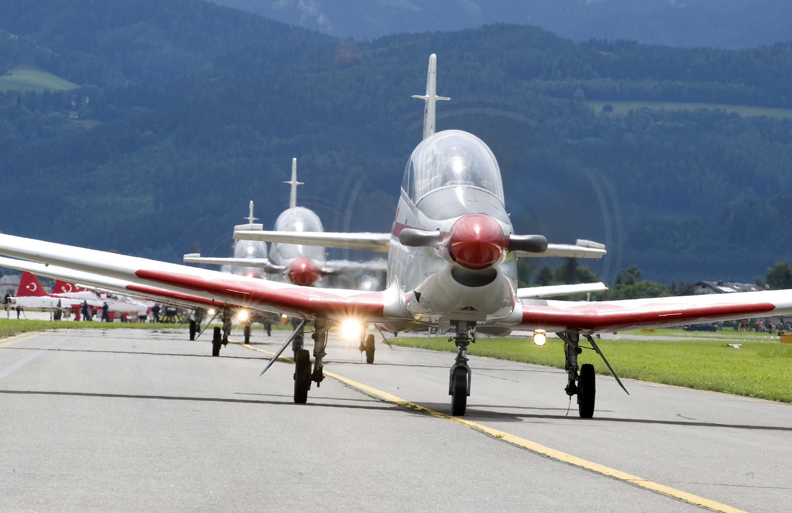 https://www.morh.hr/wp-content/gallery/meunarodni-aeromiting-airpower-2009/bundesheermarkus_zinner2.jpg