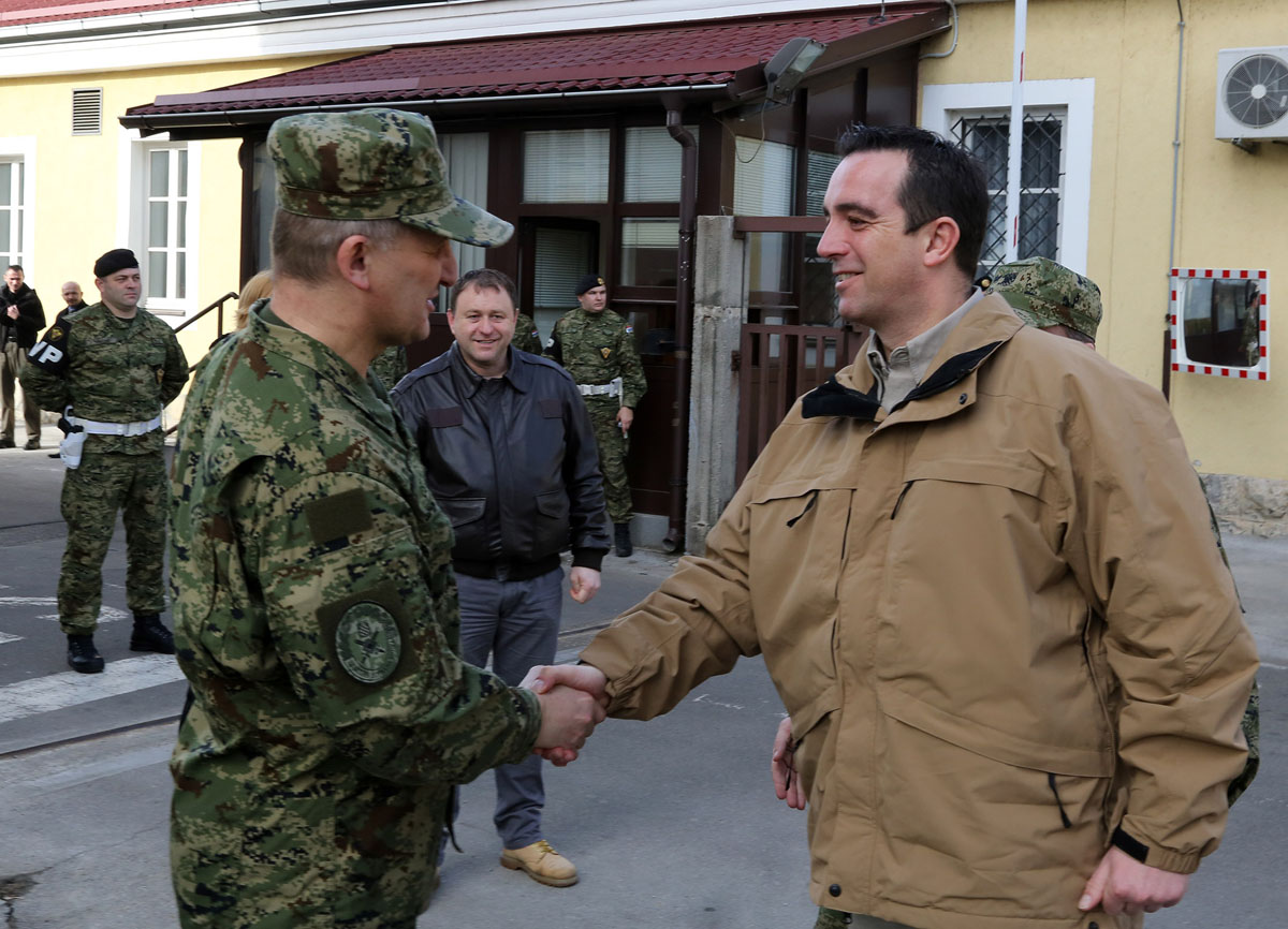 https://www.morh.hr/wp-content/gallery/ministar-buljevic-posjetio-zapovjednistvo-specijalnih-snaga-i-hkov/buljevic_01022016_zhkov_foto_s.brigljevic01.jpg