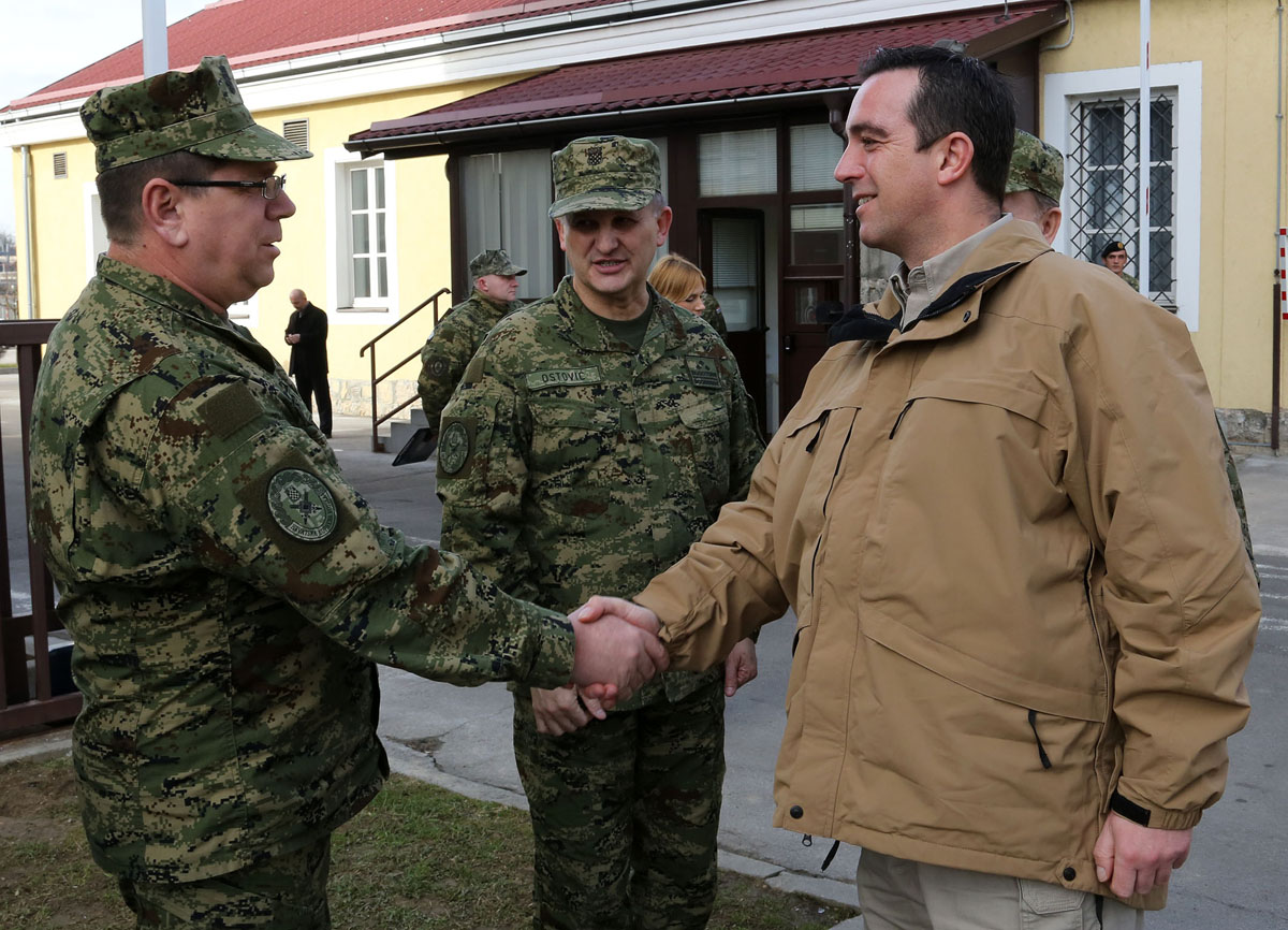 https://www.morh.hr/wp-content/gallery/ministar-buljevic-posjetio-zapovjednistvo-specijalnih-snaga-i-hkov/buljevic_01022016_zhkov_foto_s.brigljevic02.jpg