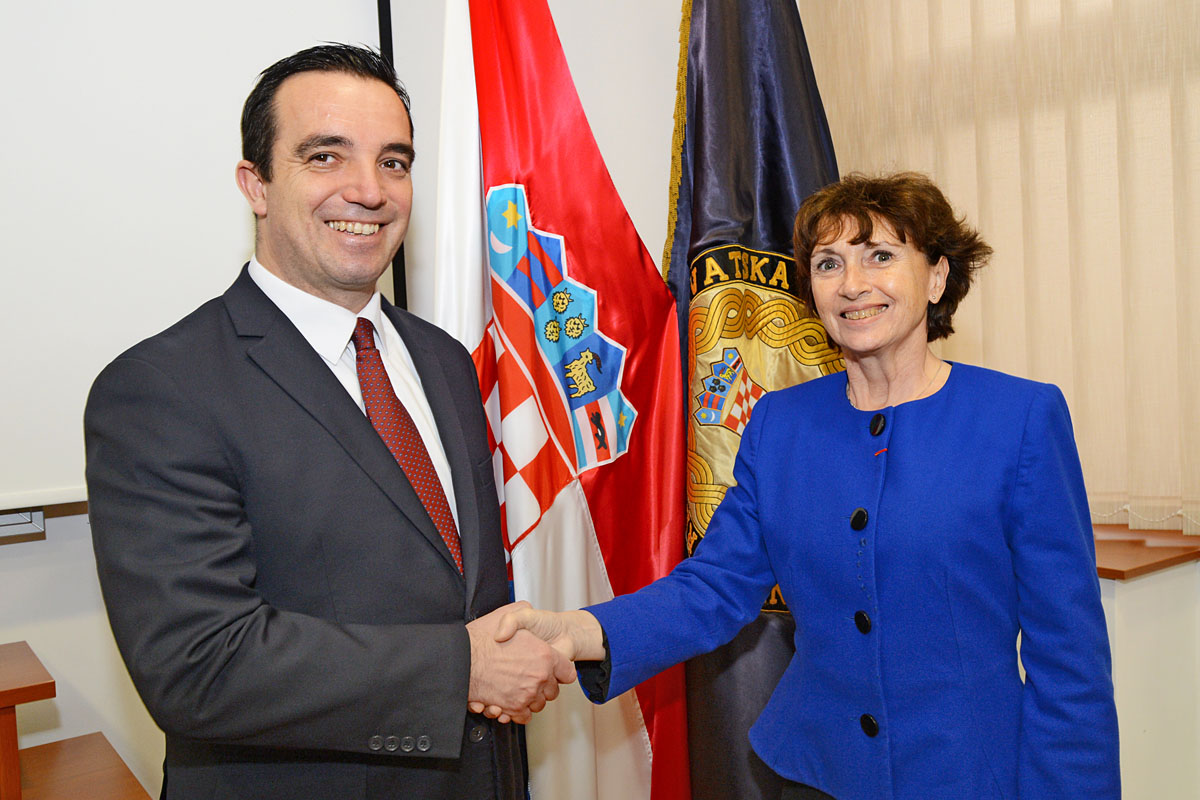 https://www.morh.hr/wp-content/gallery/ministar-buljevic-primio-francusku-veleposlanicu-u-rh-michele-boccoz/mo_fr_09022016_1.jpg