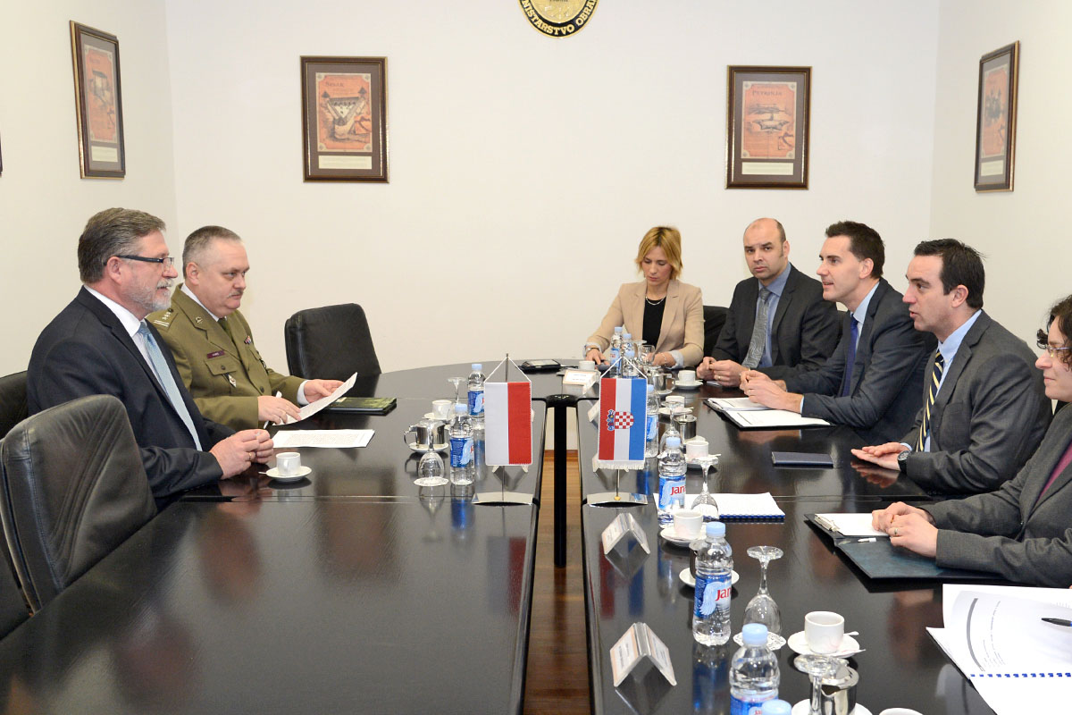 https://www.morh.hr/wp-content/gallery/ministar-buljevic-primio-poljskog-veleposlanika-u-rh/mo-vp_pl_16022016_2.jpg